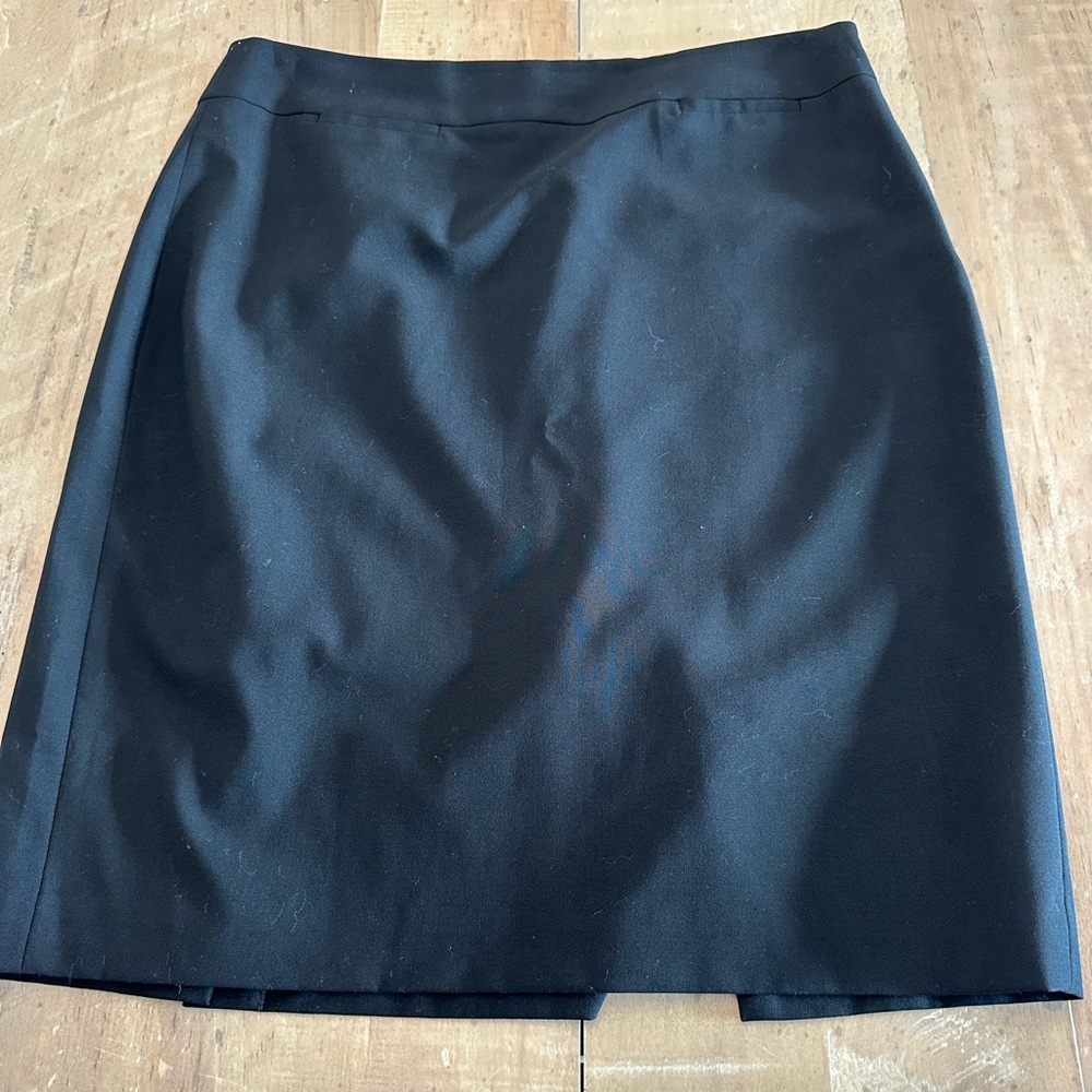 Banana Republic Black Suit Skirt (Size 10)